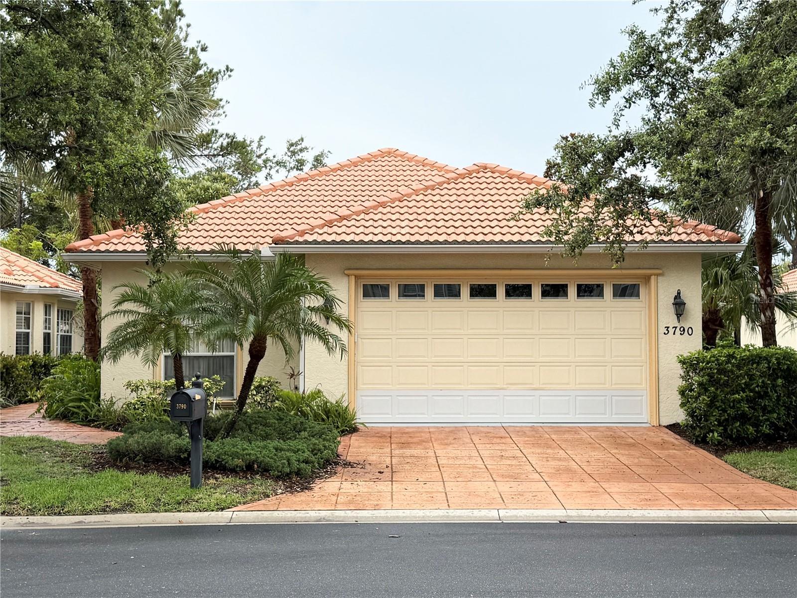 Property Photo: 3790 Cadbury Circle 40 FL 34293