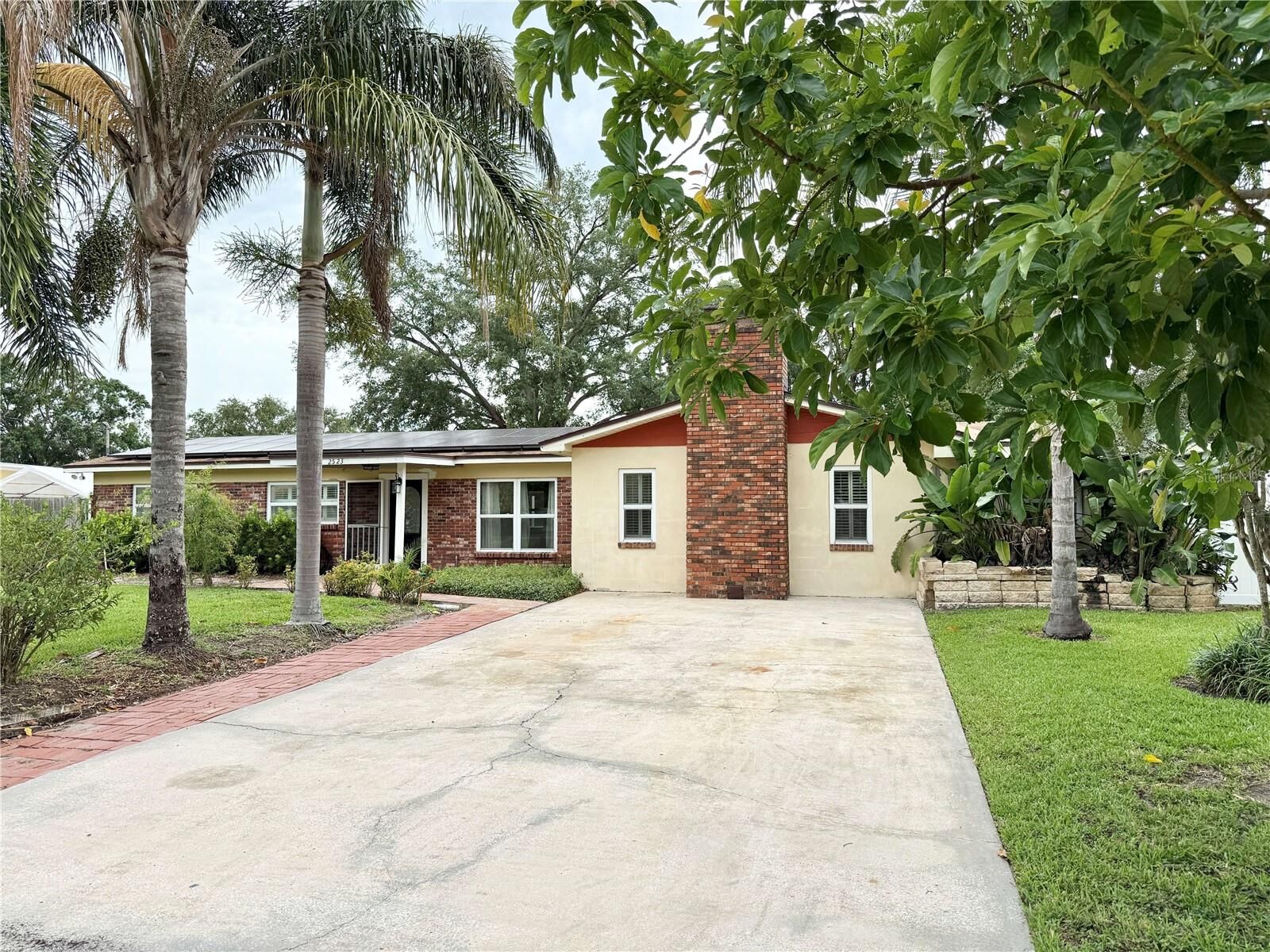 Property Photo:  2523 Krueger Lane  FL 33618 