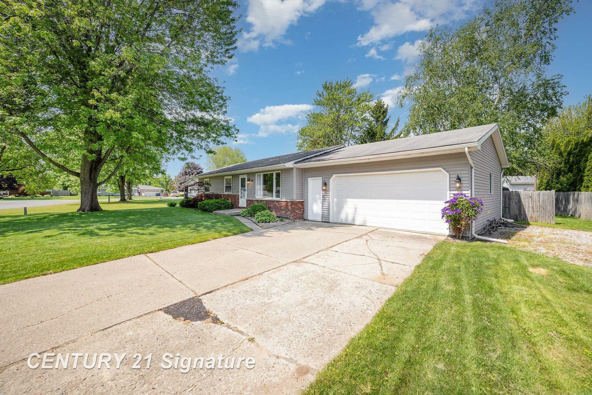 Property Photo: 220 Elaine Street MI 48609
