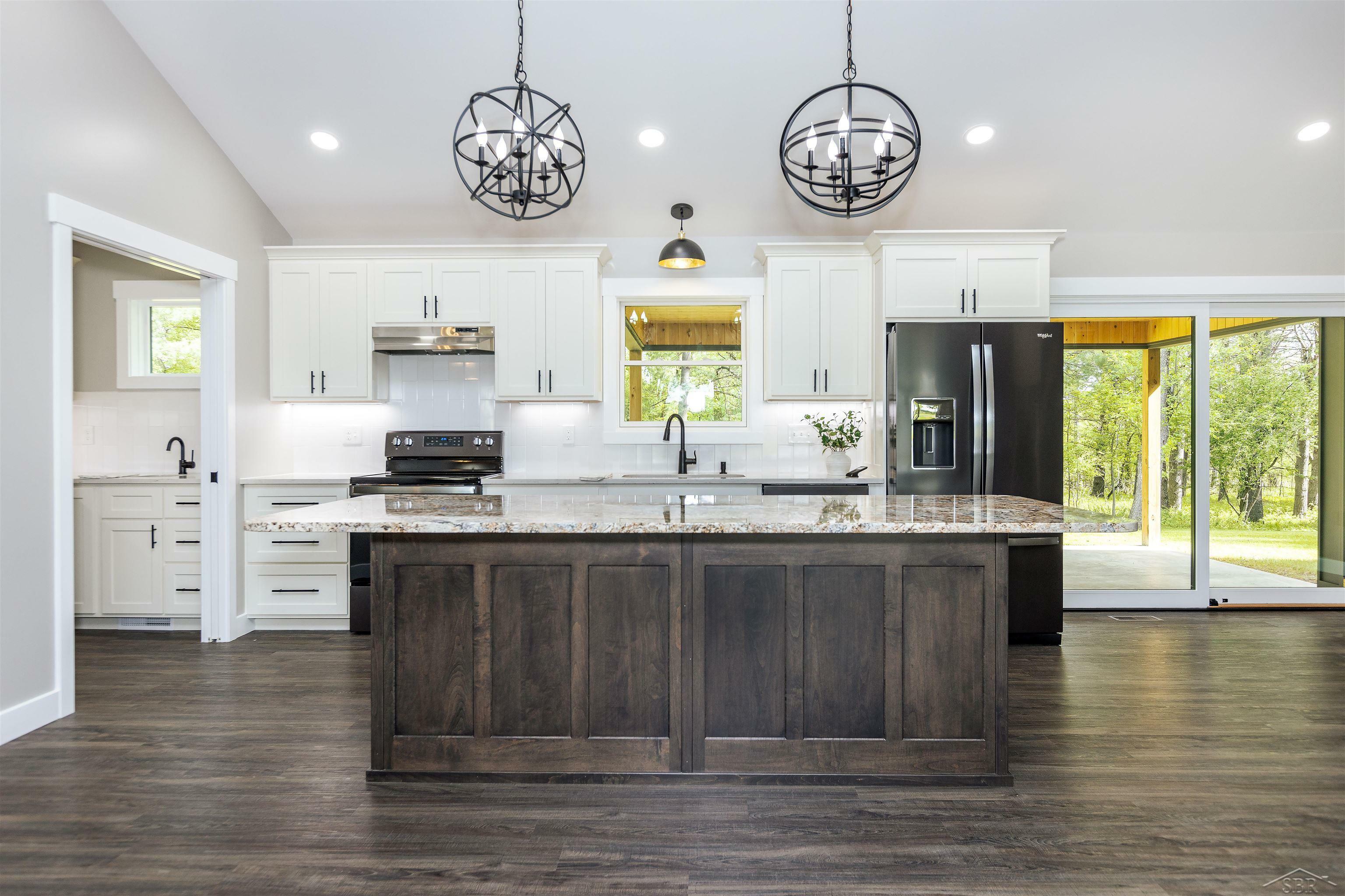 Property Photo: 2291 E Maple Road MI 48617