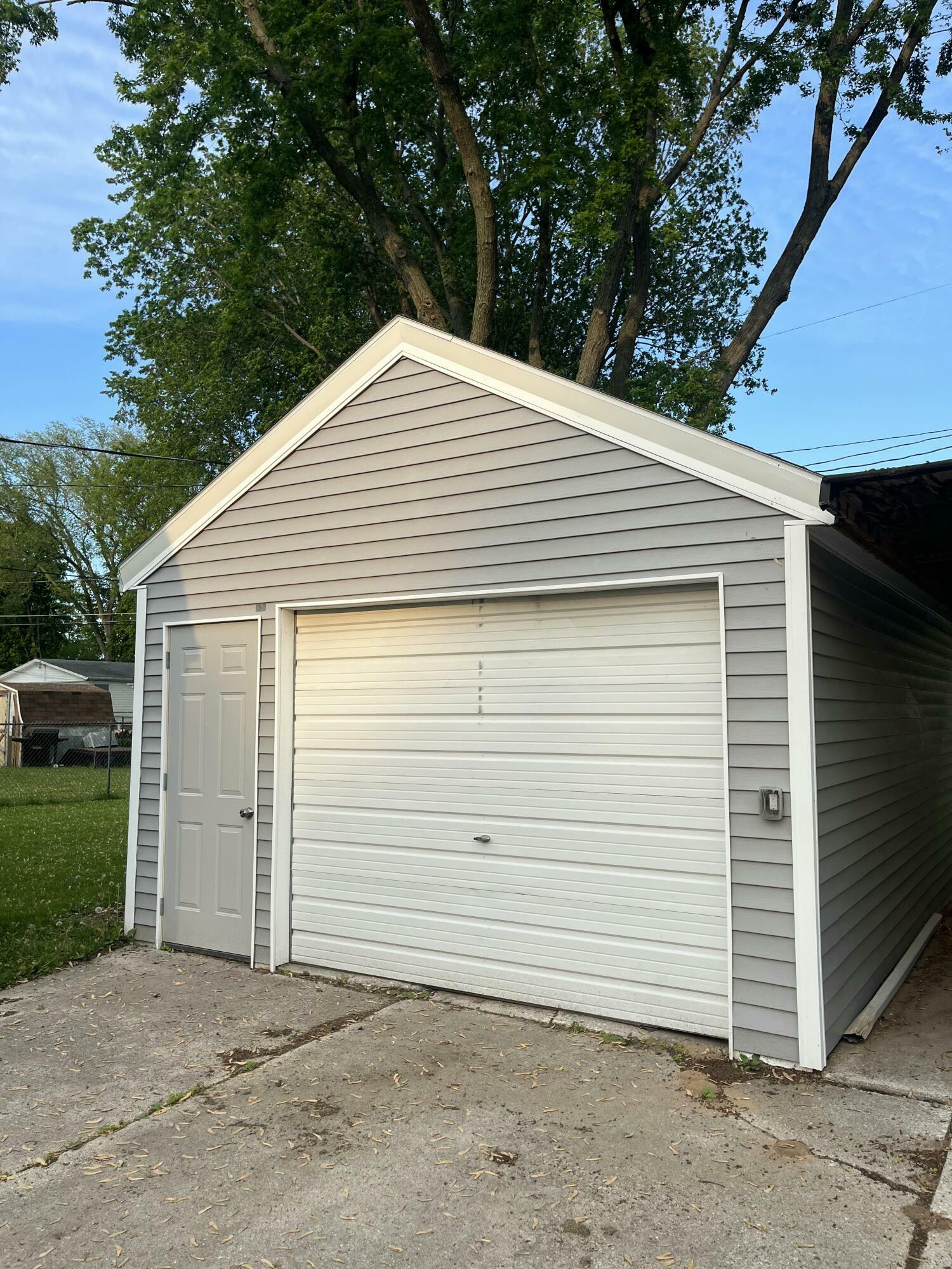 Property Photo: 621 Laura St WI 54302