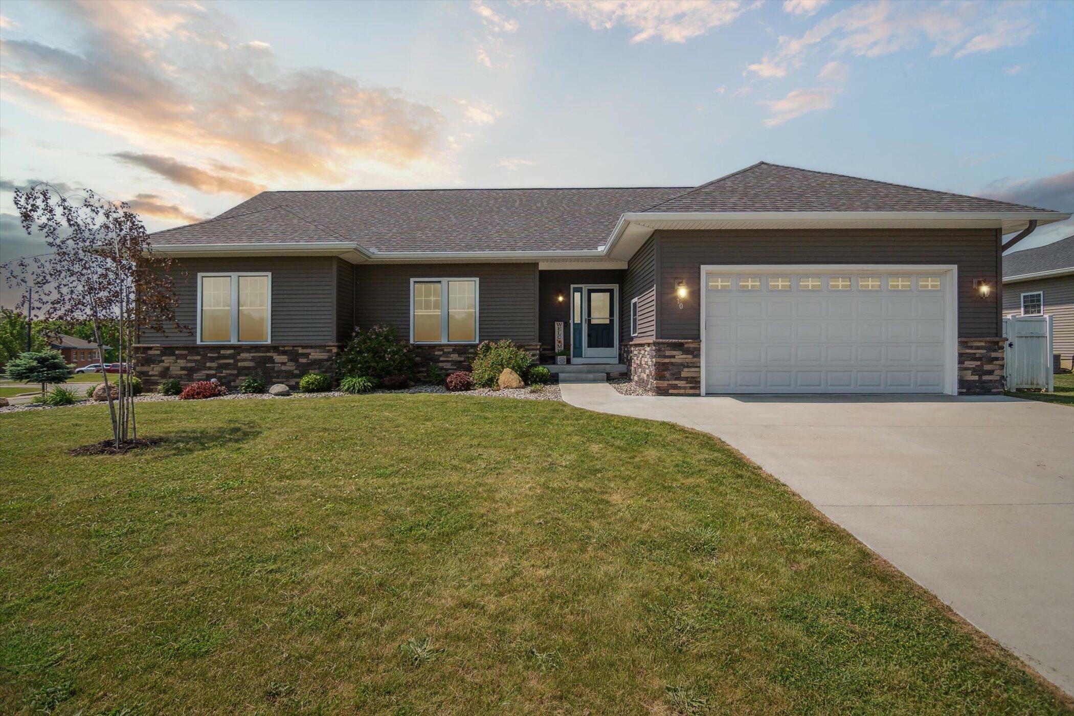 Property Photo: 10 Windswept Lane MI 49242