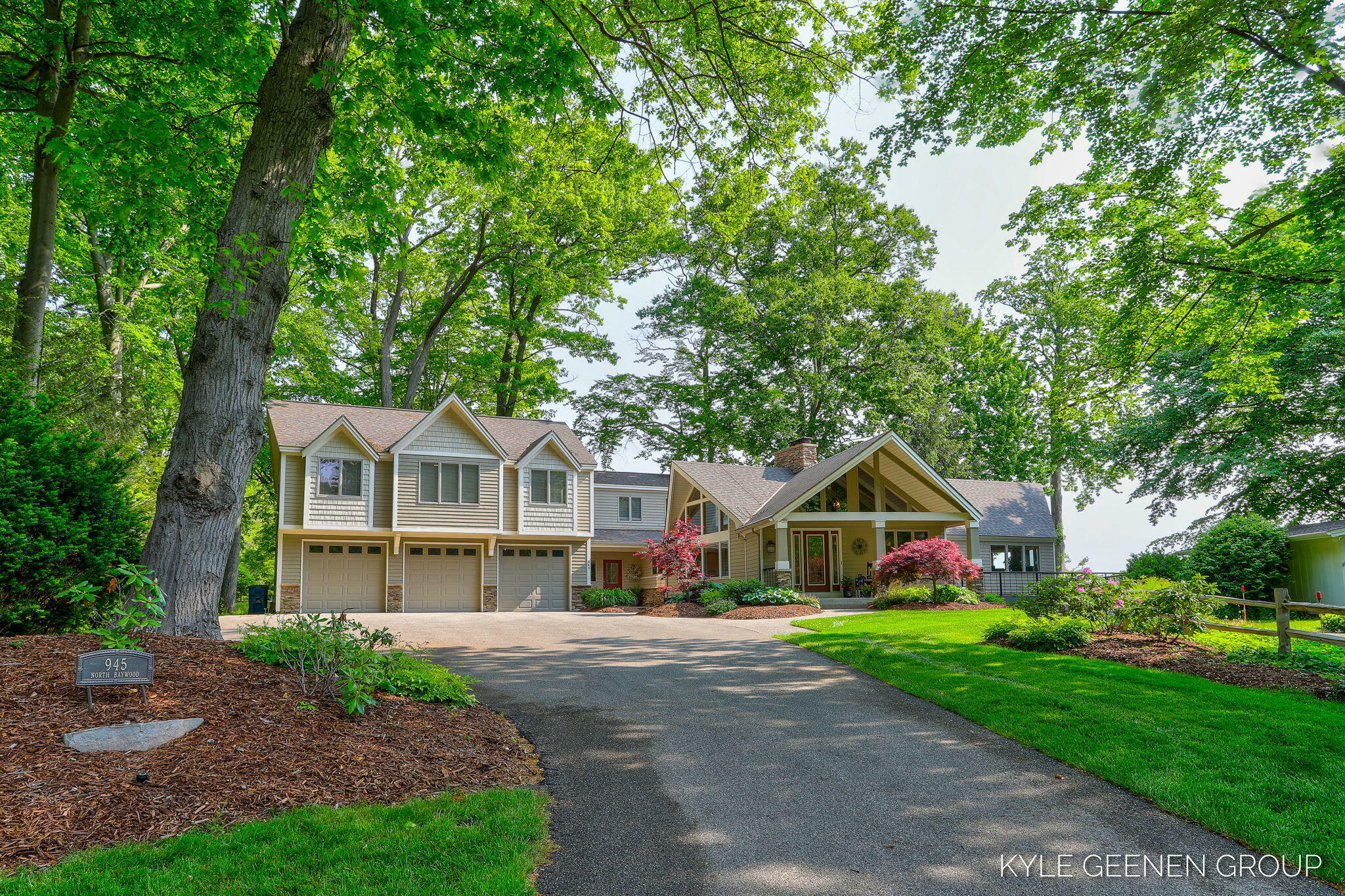945 N Baywood Drive  Holland MI 49424 photo