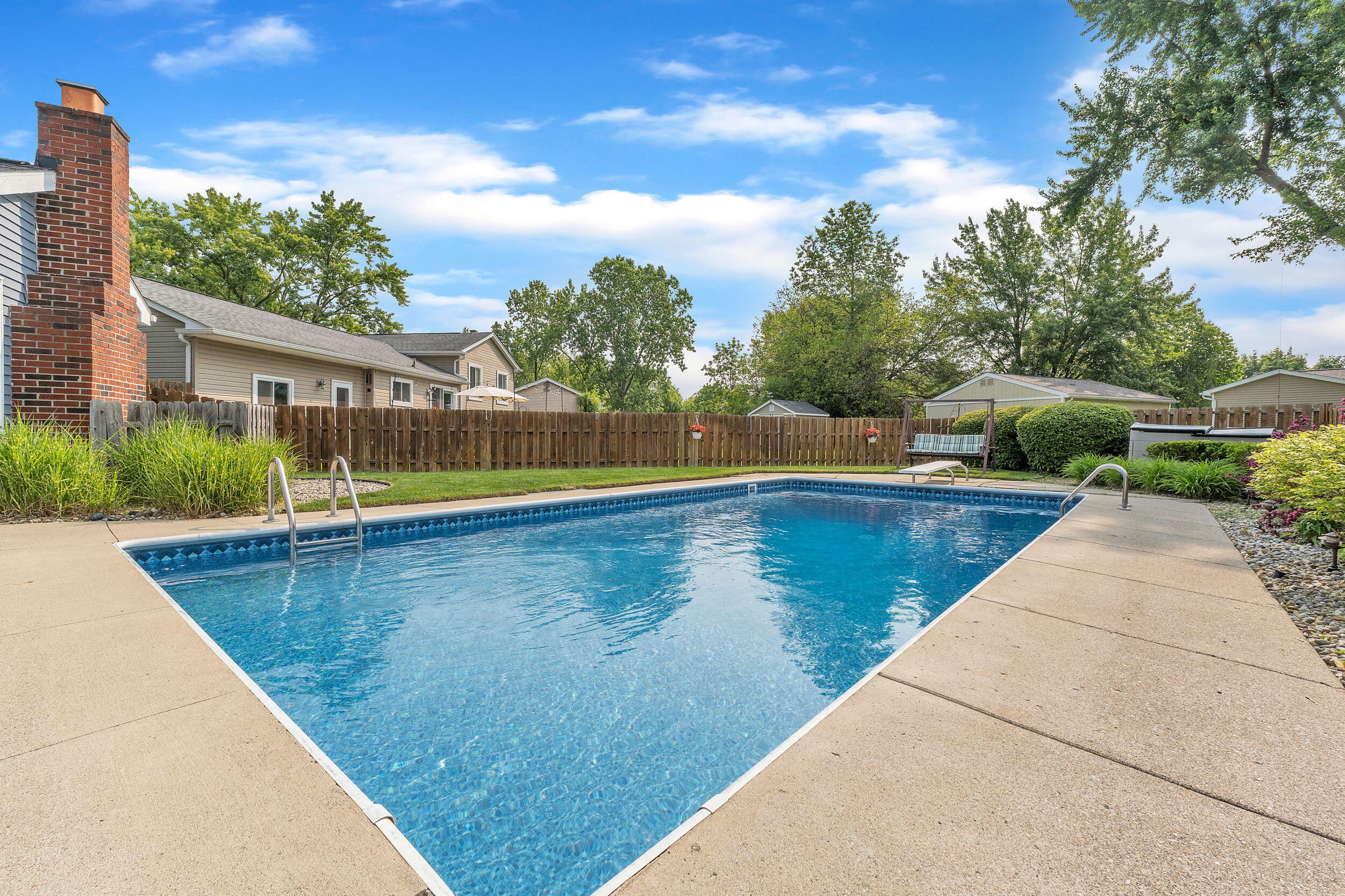 Property Photo: 1281 Hampshire Drive MI 48188