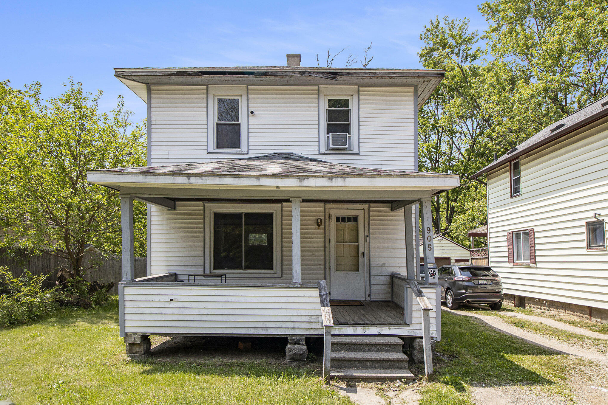 Property Photo:  905 Cooper Avenue  MI 49048 