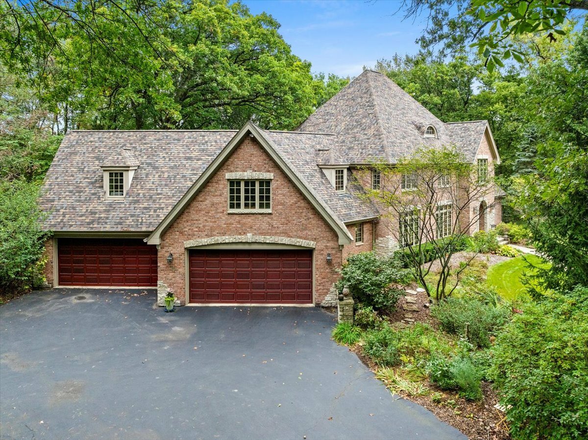 Property Photo: 38W250 Burr Road Lane IL 60175