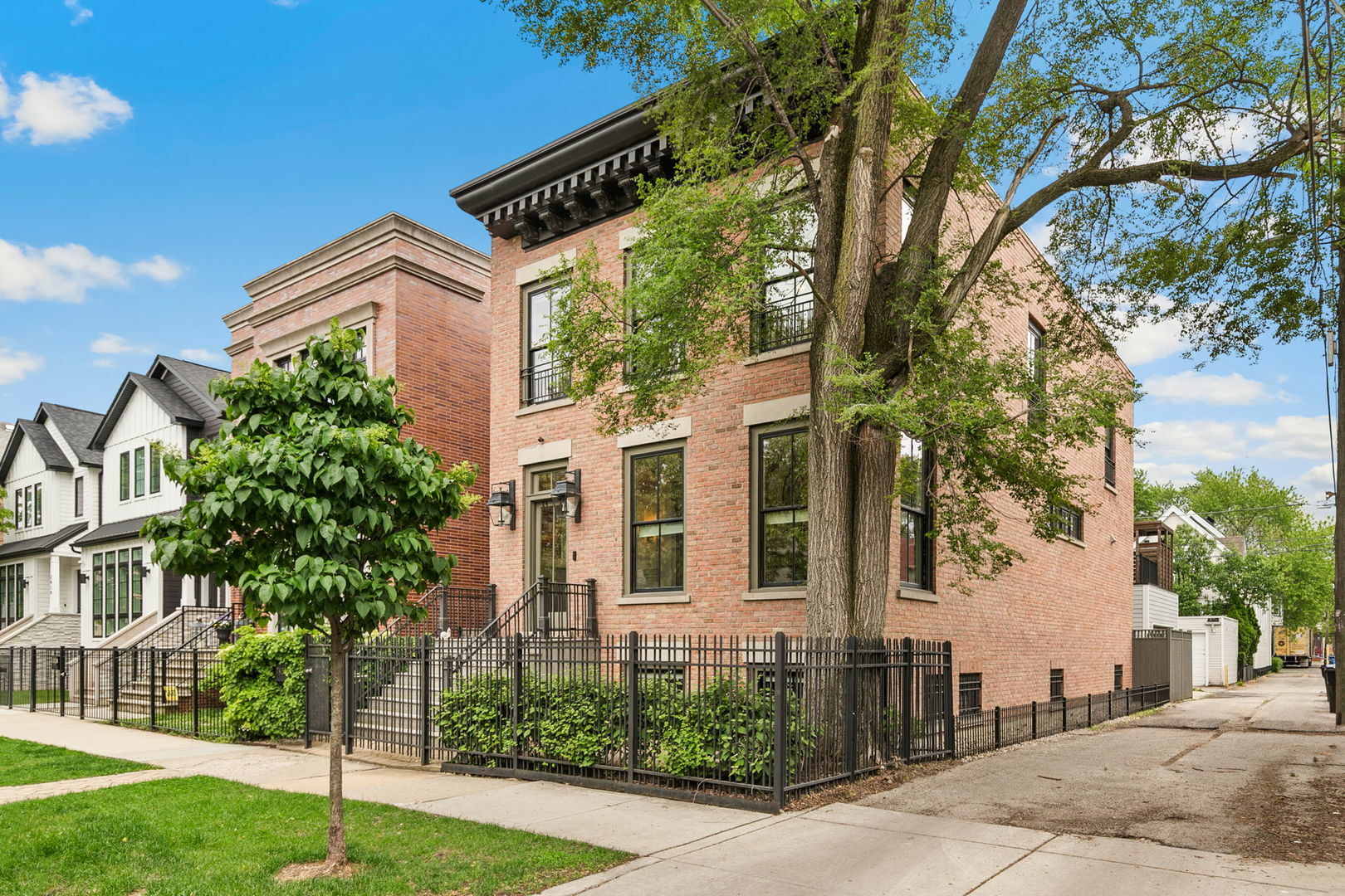 Property Photo: 2429 W Belden Avenue IL 60647