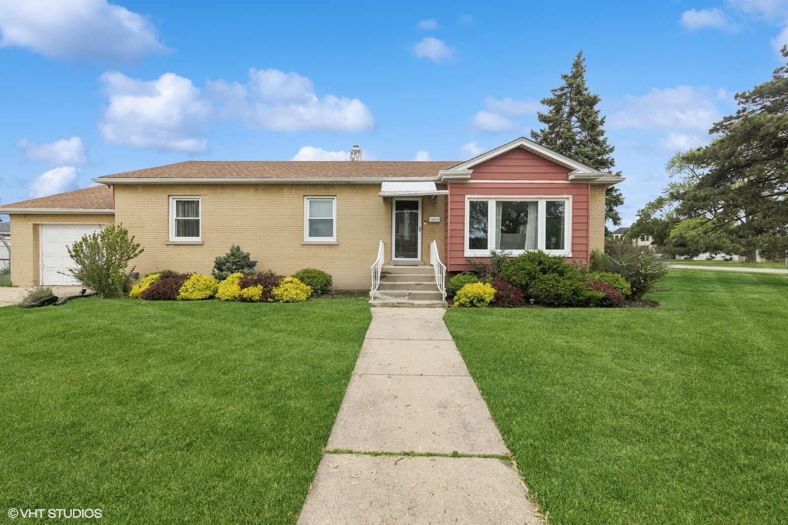 Property Photo: 5112 N Canfield Avenue IL 60706