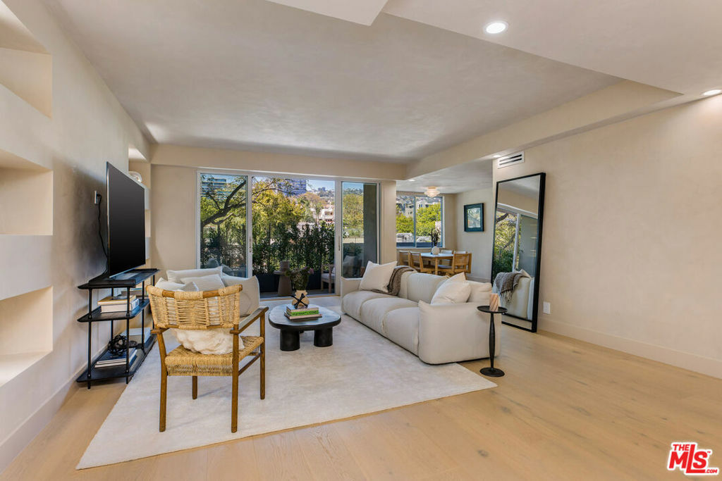 Property Photo: 818 N Doheny Drive 205 CA 90069