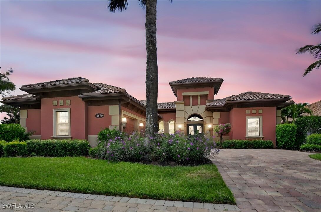 Property Photo: 6528 Costa Circle FL 34113