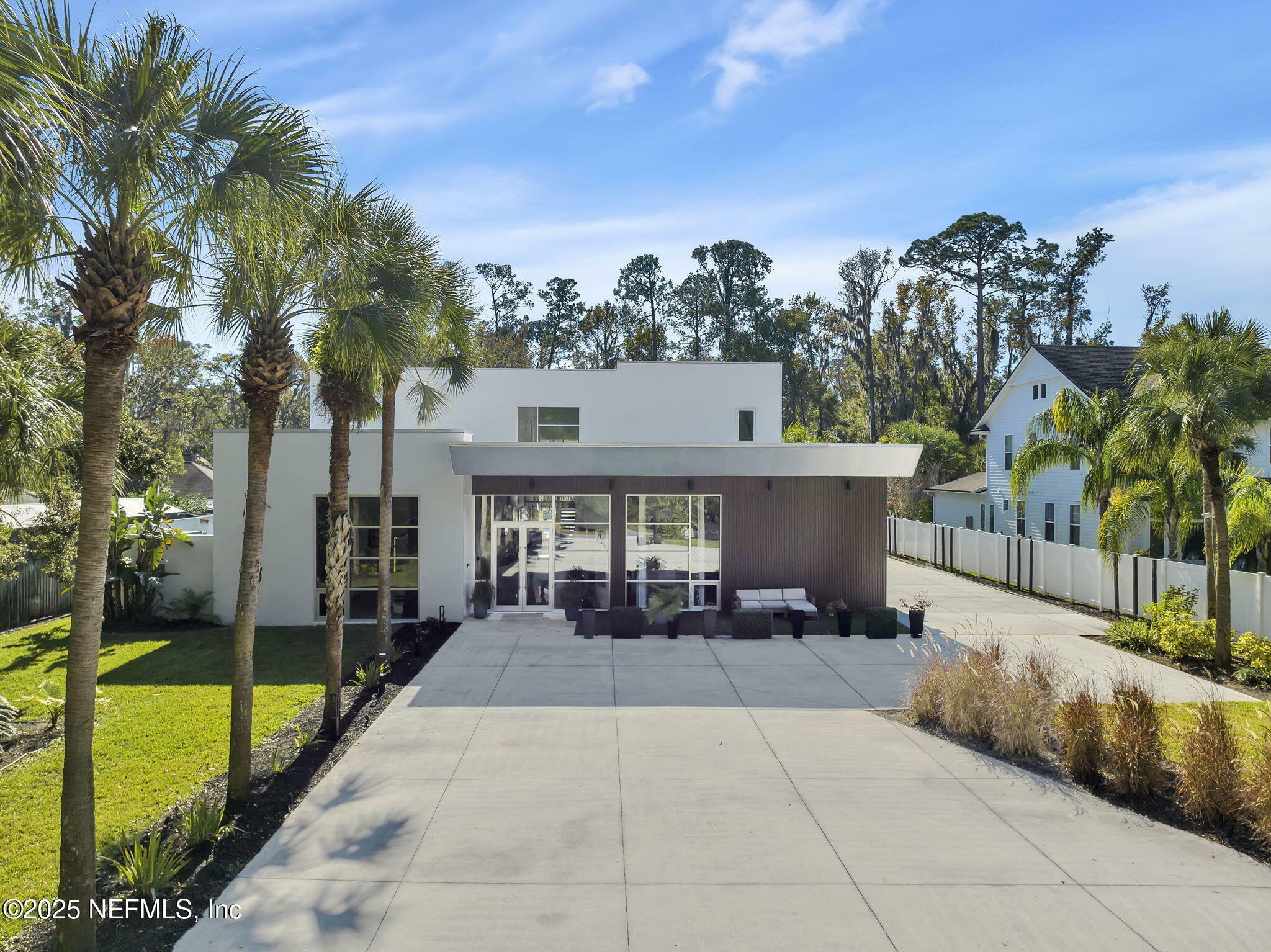 Property Photo: 2926 Scott Mill Lane FL 32223