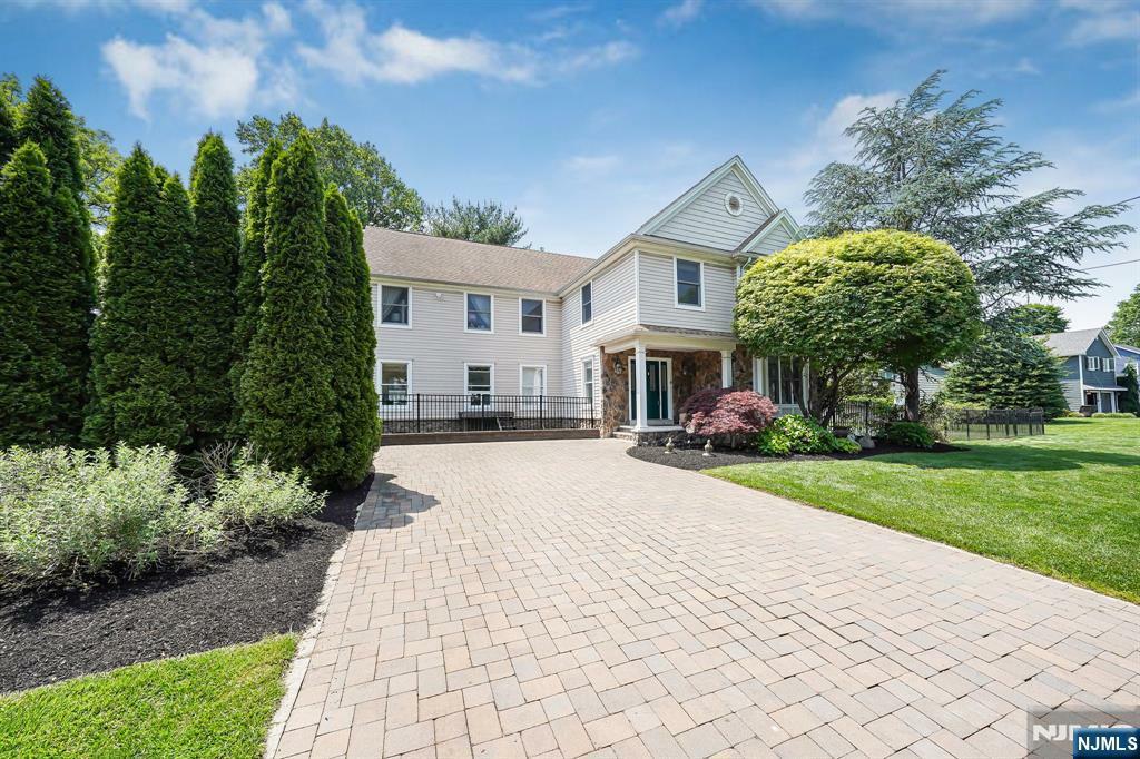 Property Photo:  27 Morris Avenue  NJ 07045 