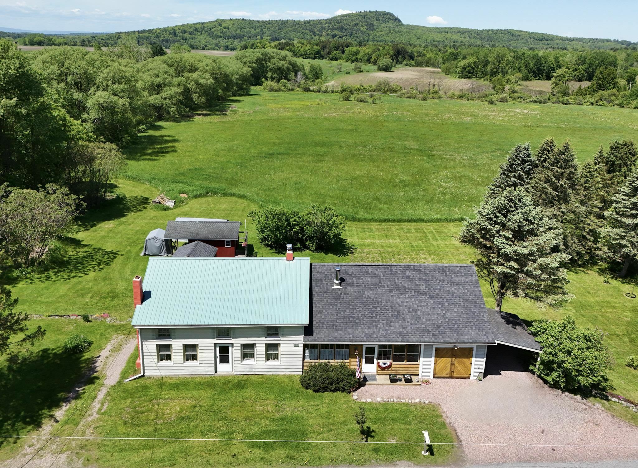 Property Photo: 398 North Road VT 05468