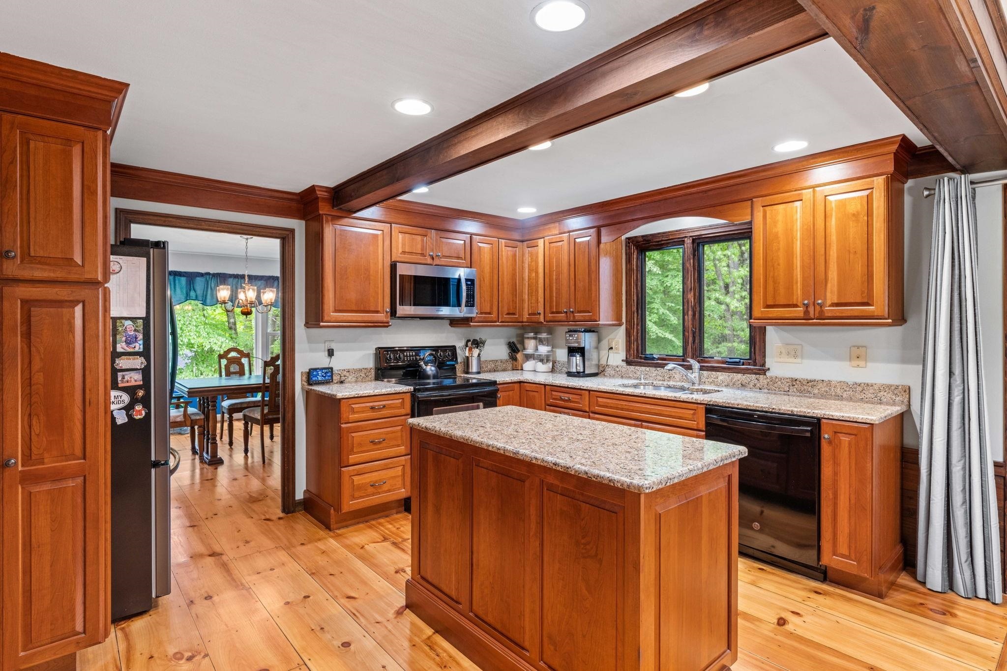 Property Photo:  9 Candlewood Drive  NH 03031 