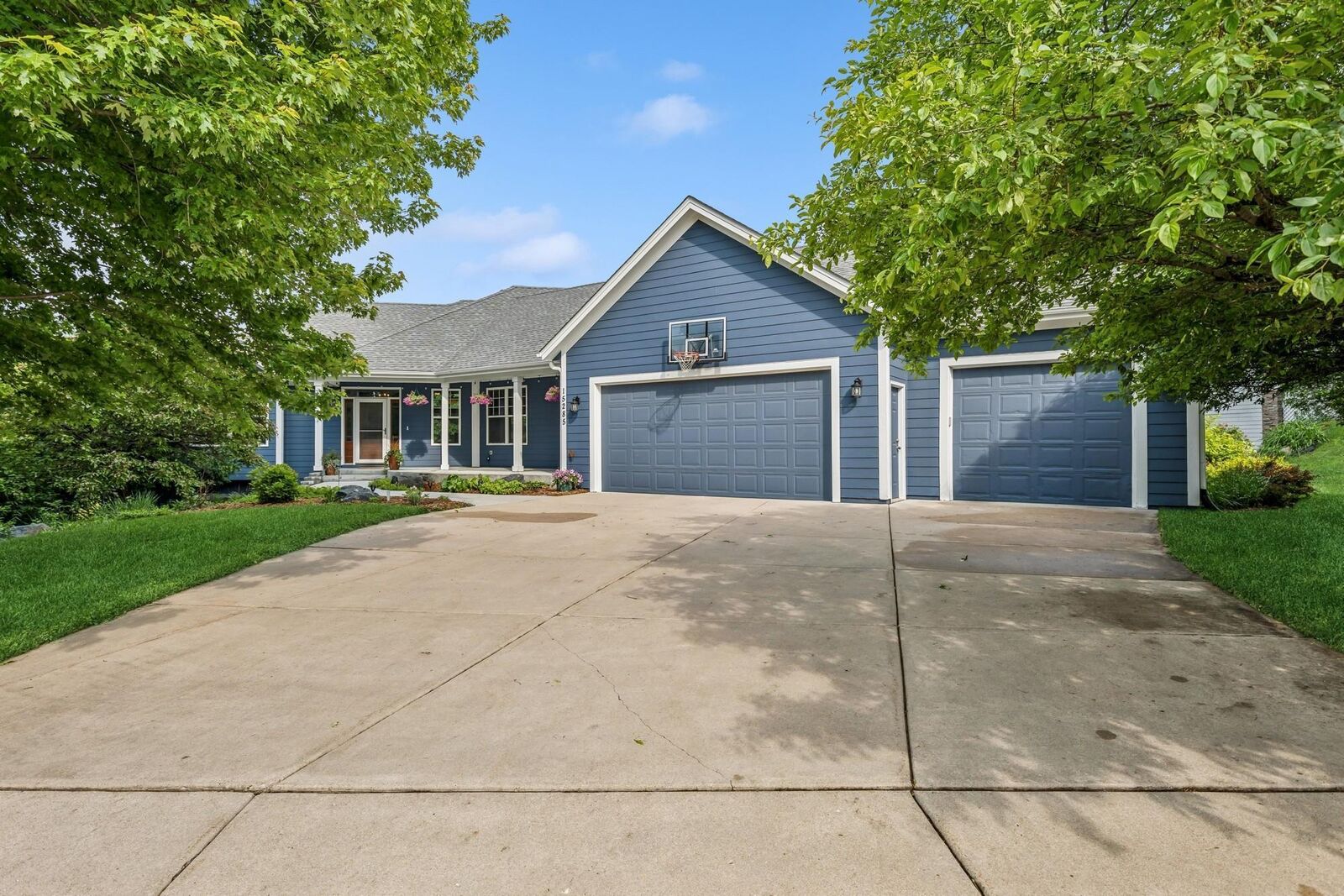 Property Photo: 15285 Timber Ridge Drive MN 55306