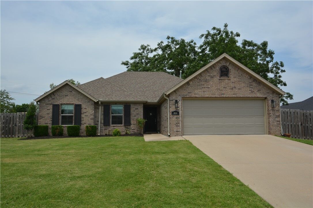 Property Photo:  466 Caballo Street  AR 72730 