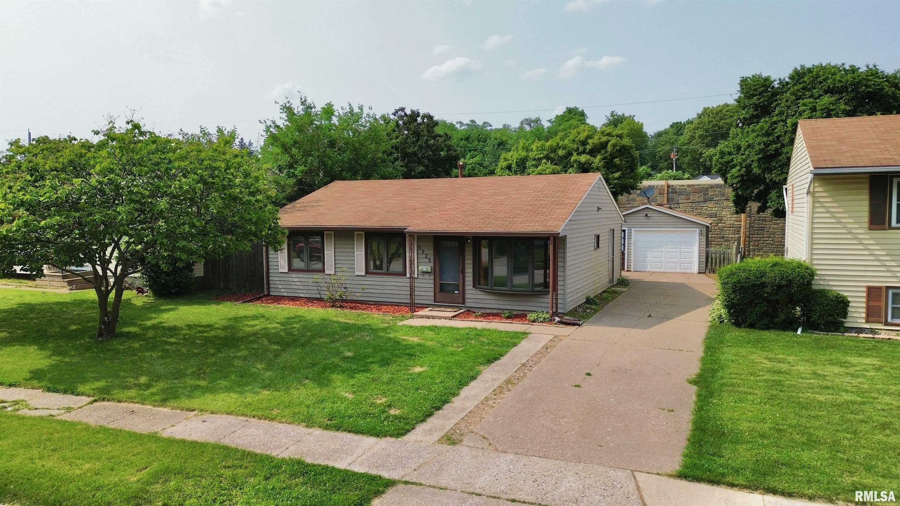 5025 44th Avenue  Moline IL 61265 photo