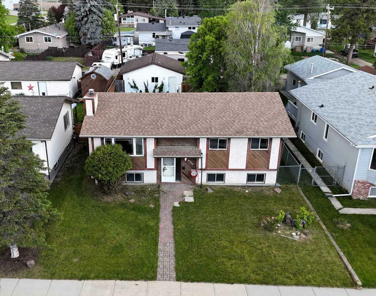 Property Photo: 4730 9 Avenue AB T7E 1E3