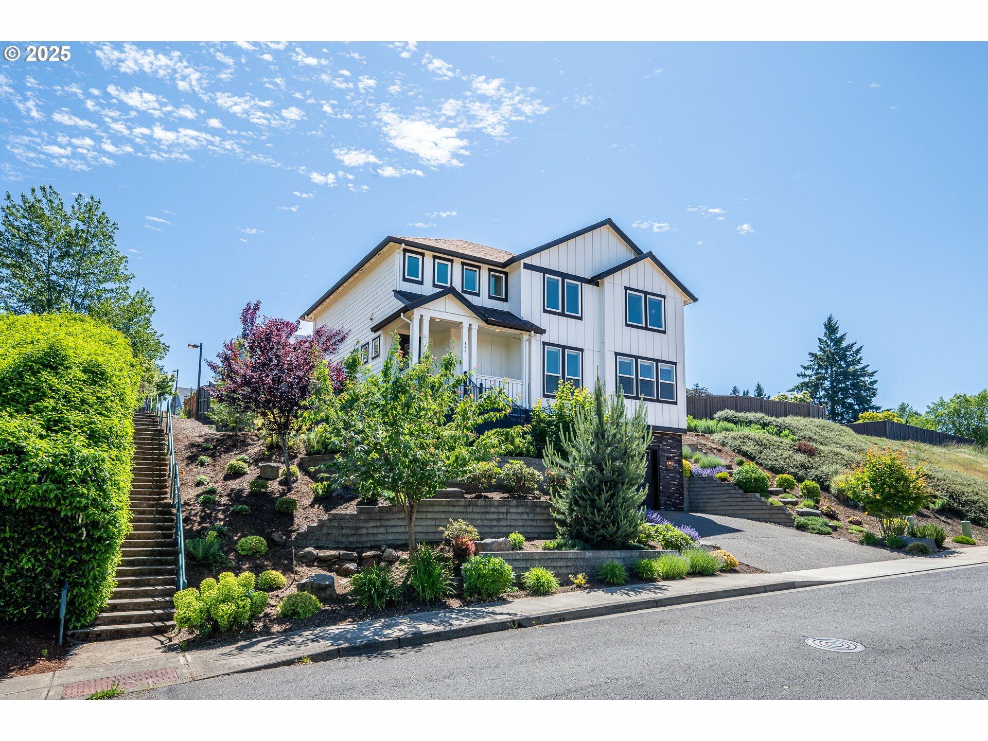 Property Photo: 840 Chikamin Loop OR 97381