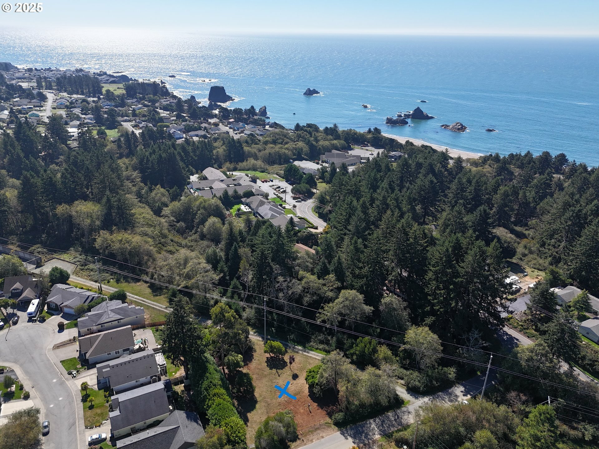 Property Photo: 1300 Hampton Rd OR 97415