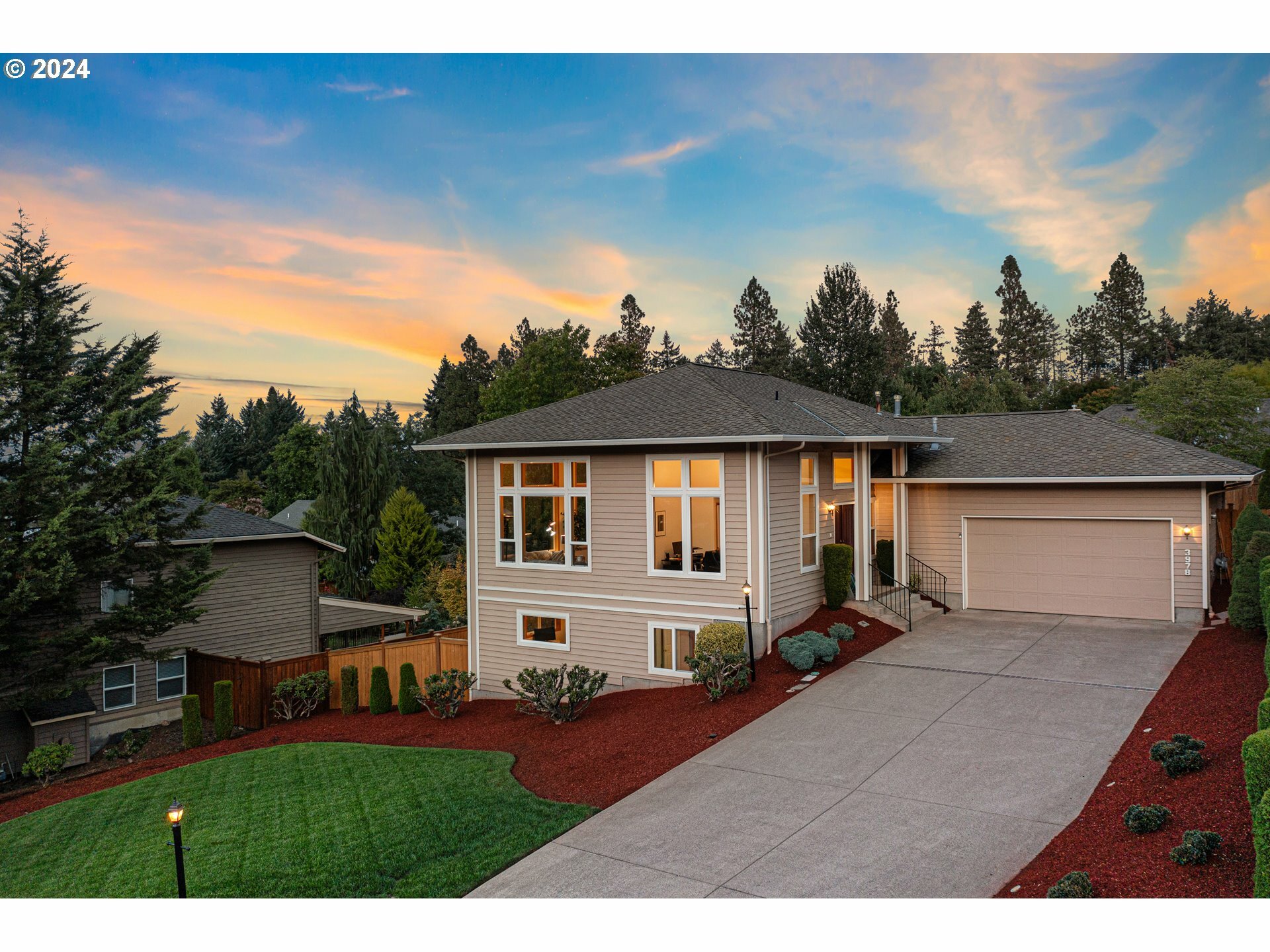 Property Photo: 3978 Monroe St OR 97405