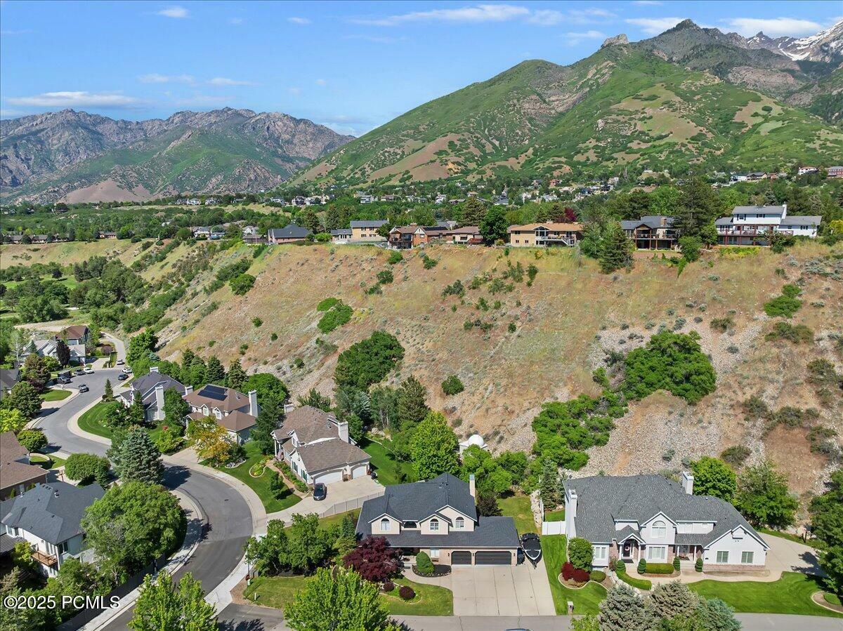 Property Photo: 8697 Willow Green Circle UT 84093