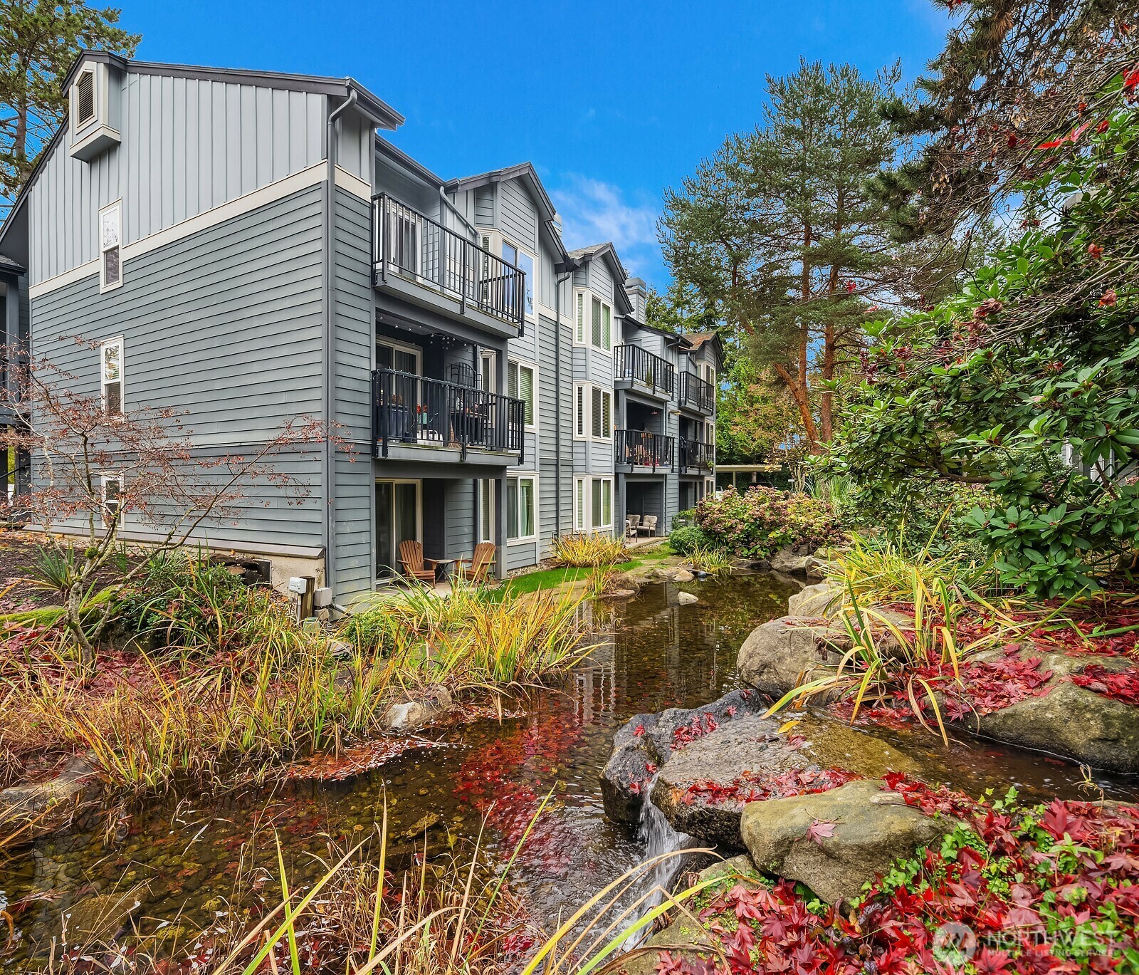 Property Photo: 11113 NE 125th Lane E-319 WA 98034
