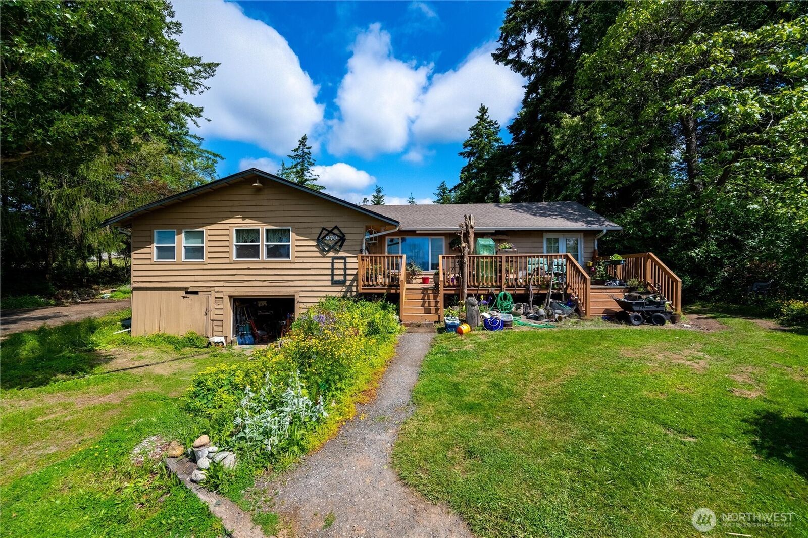 Property Photo: 970 E Bakerview Road WA 98226