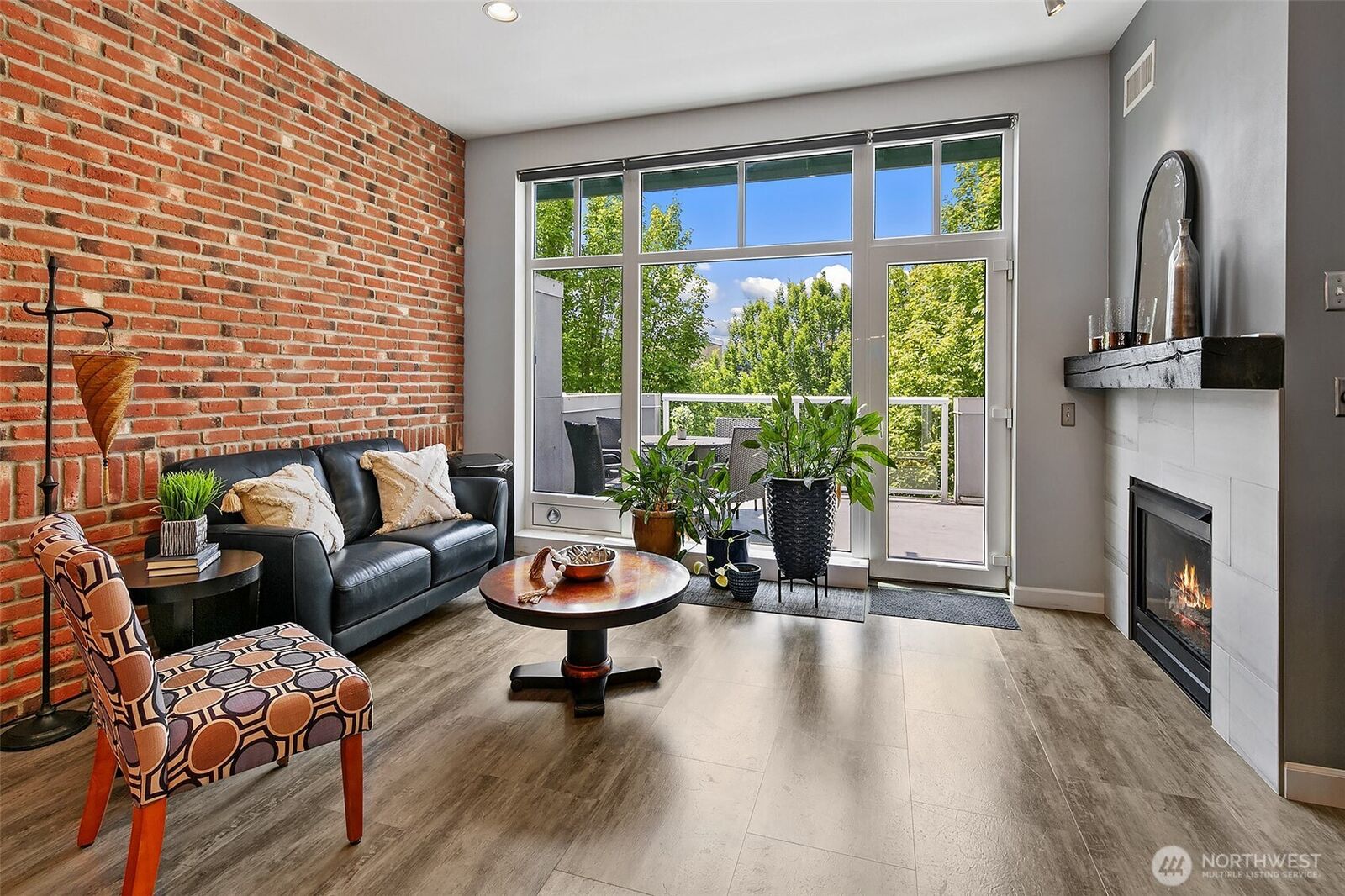 Property Photo:  17 W Mercer Street 302  WA 98119 