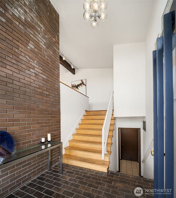 Property Photo:  6730  82nd Avenue SE  WA 98040 