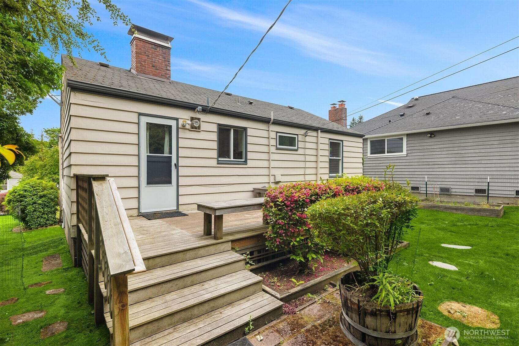 Property Photo: 6522 42nd Avenue NE WA 98115