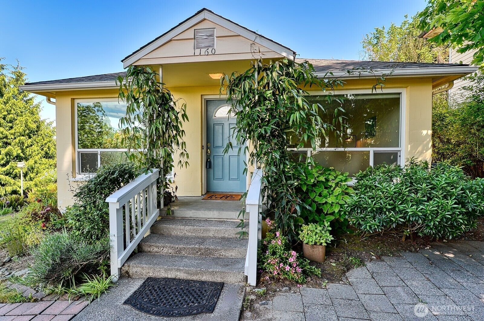 Property Photo:  1160  St Paul Street  WA 98229 
