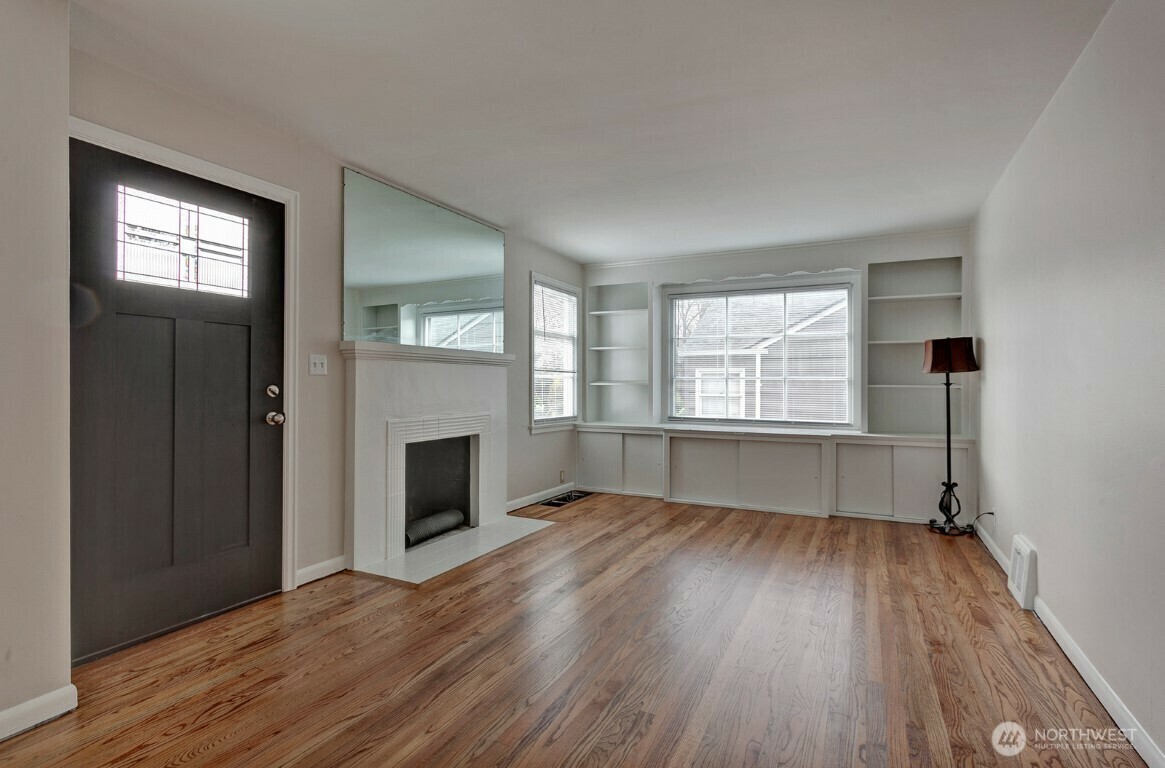 Property Photo: 6219 40th Avenue NE WA 98115