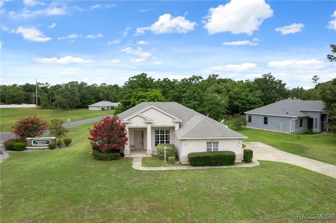Property Photo: 3049 N Folkestone Loop FL 34442