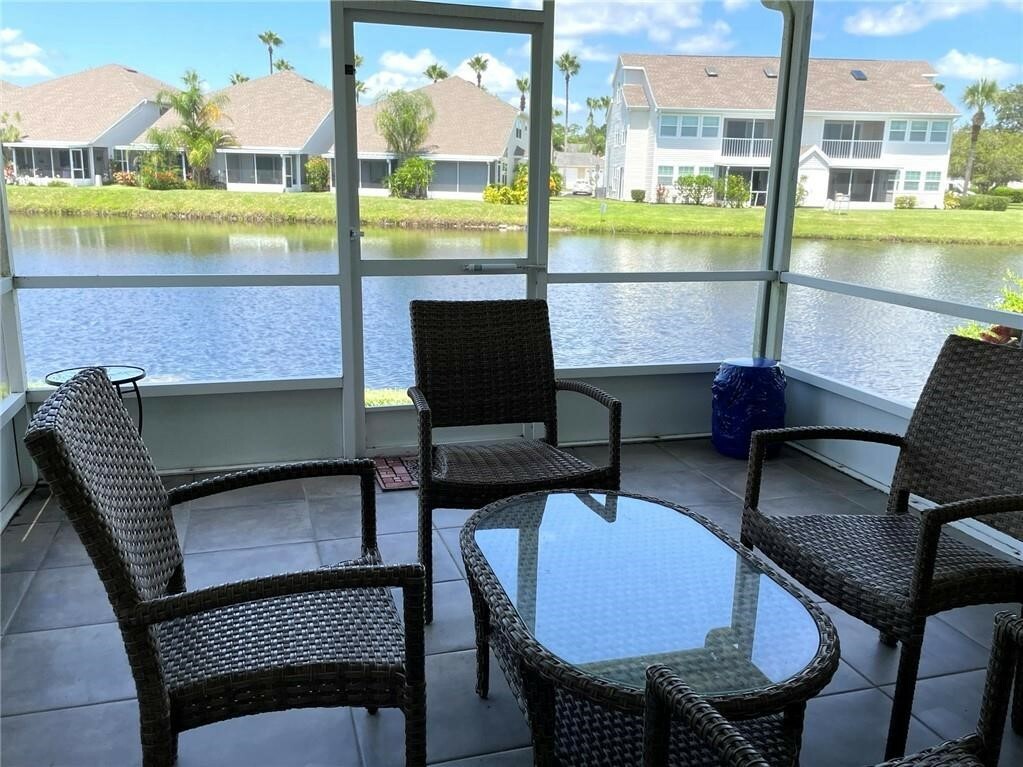 Property Photo: 1827 Aynsley Way 2-27 FL 32966