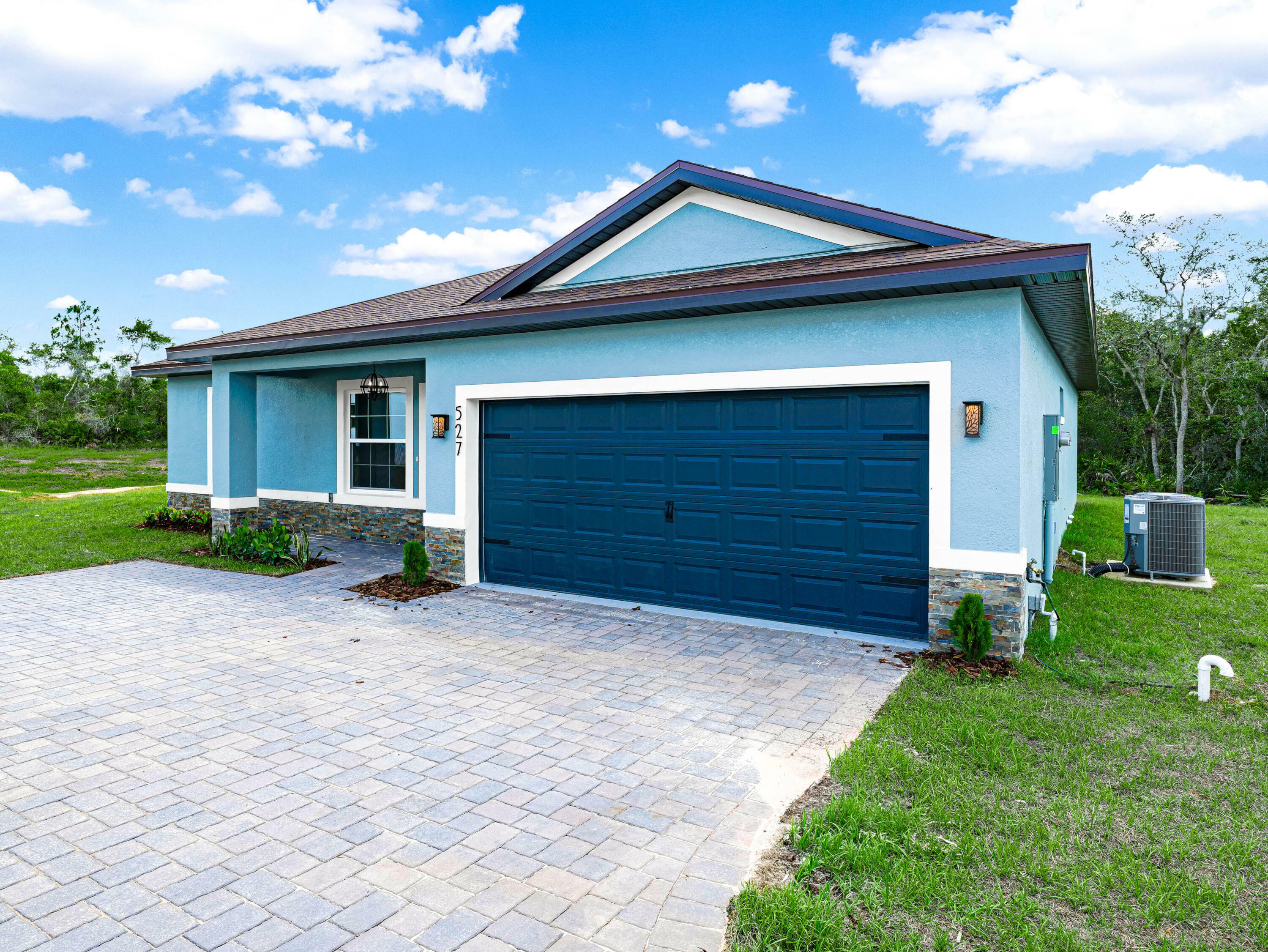 Property Photo: 527 Rio Grande Drive FL 34759
