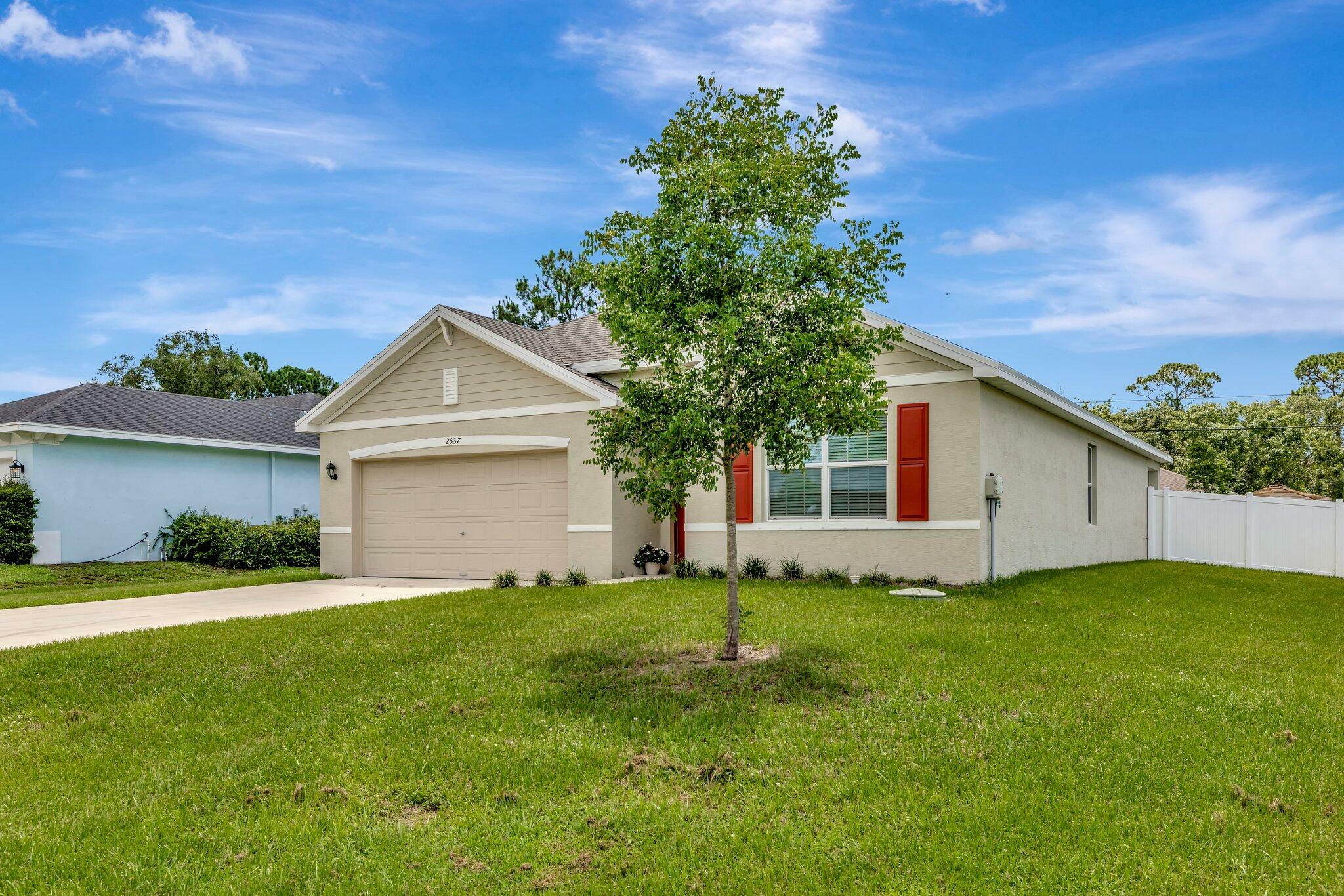 Property Photo: 2537 SW Calder Street FL 34953