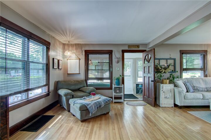 818 Maple Street  Eau Claire WI 54703 photo