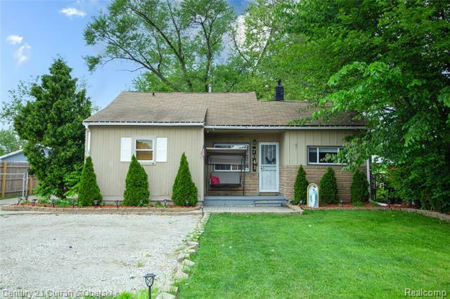 Property Photo: 7641 N Inkster Road MI 48185
