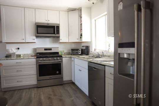 Property Photo: 209 S Brady St CA 93555