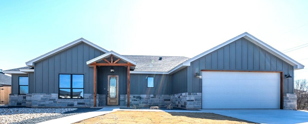 Property Photo: 5721 Melrose Ave TX 76901