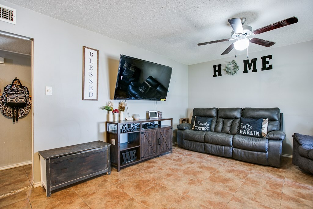 Property Photo: 119 Van Zandt St TX 76905