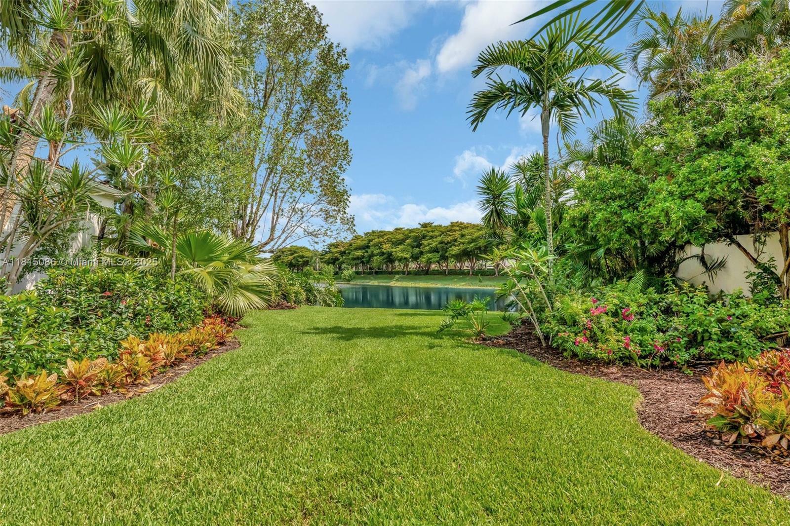 Property Photo:  2539 Bay Pointe Dr  FL 33327 