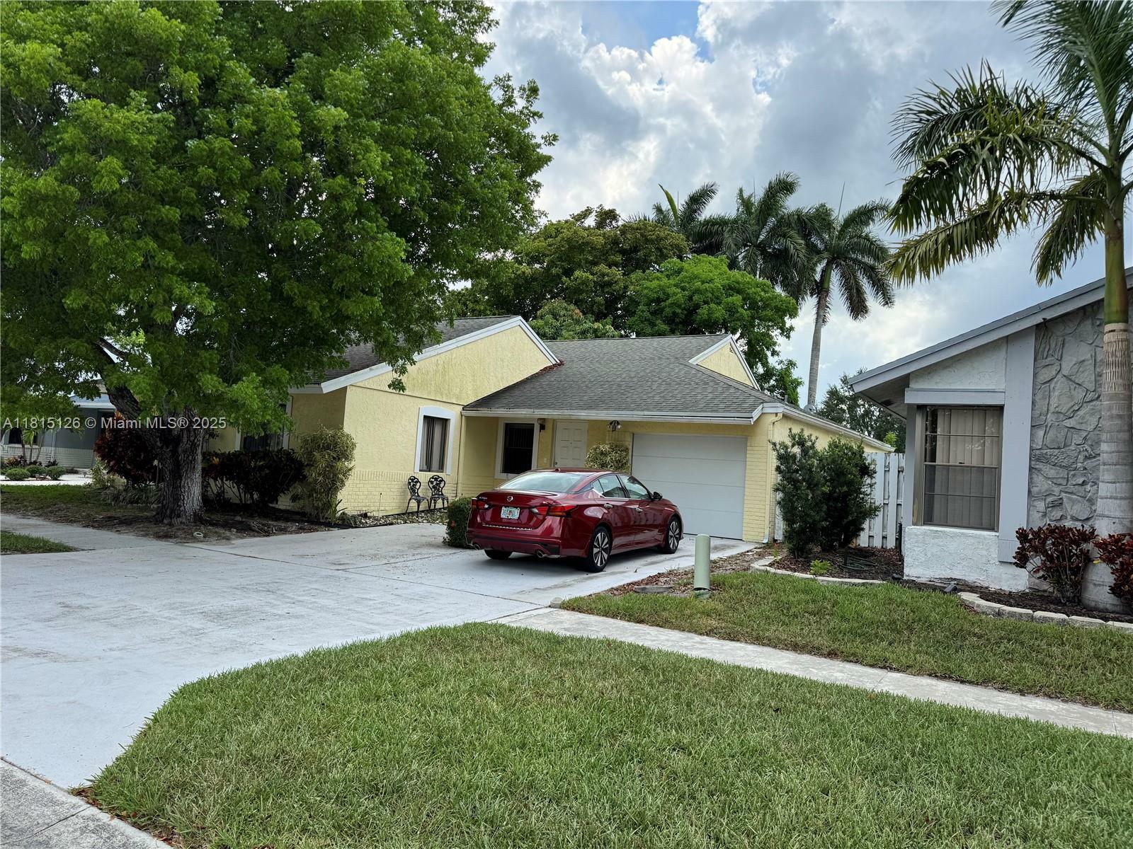 Property Photo: 21386 Summertrace Cir FL 33428