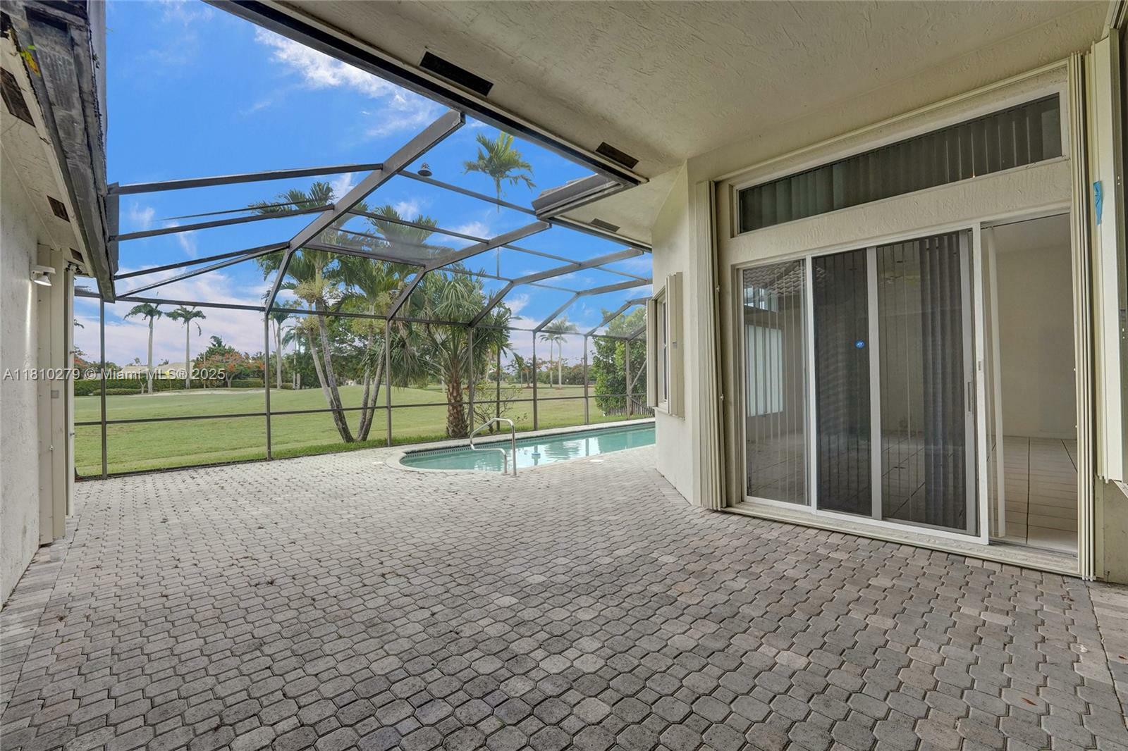 Property Photo: 1463 SW 156th Way FL 33027