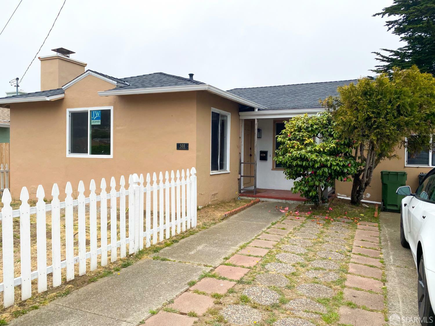 Property Photo: 508 90th Street CA 94015