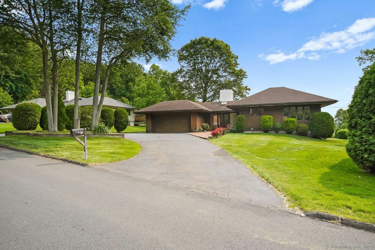 Property Photo: 21 Country Club Drive CT 06514
