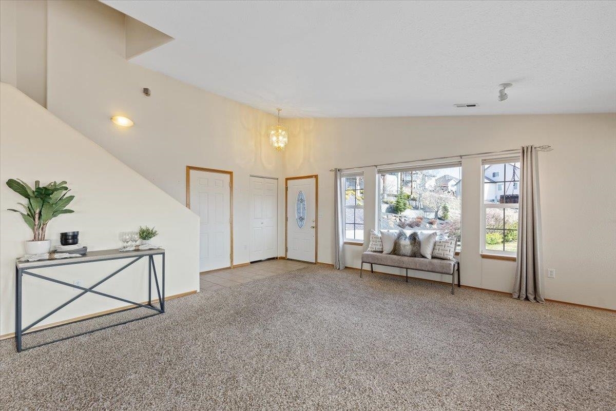 Property Photo: 8626 E Sugar Pine Ln WA 99217