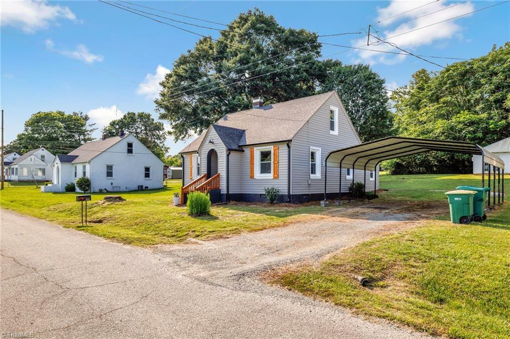 Property Photo: 203 Thomas Street NC 27048