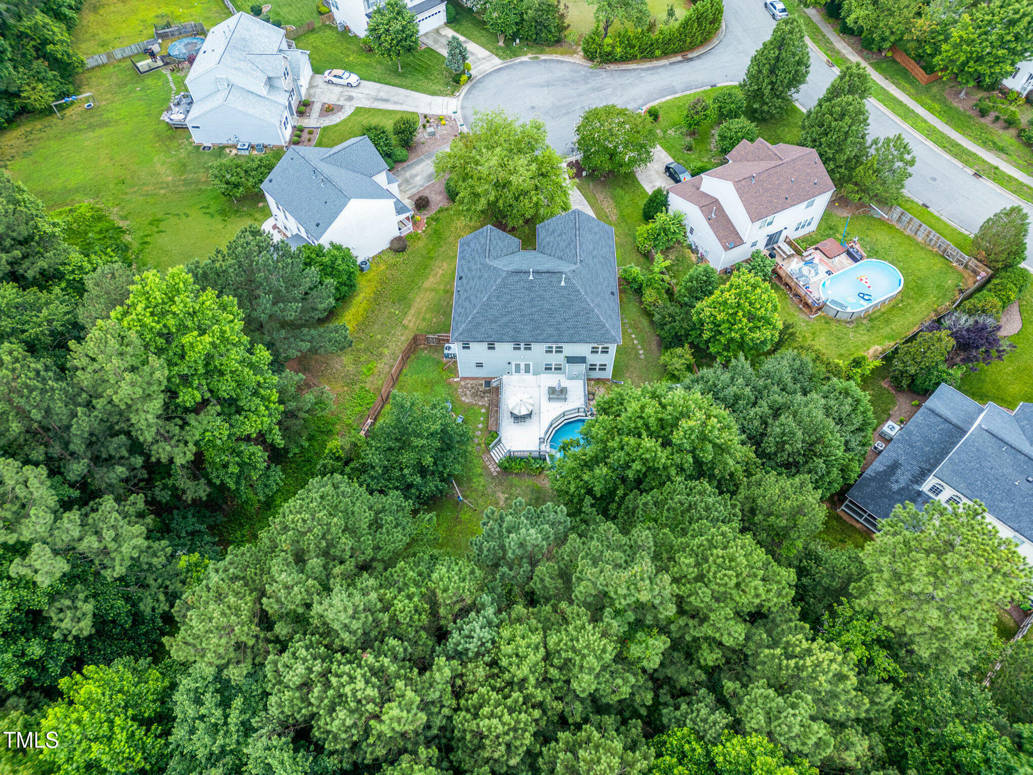 Property Photo: 1003 Burnt Hickory Court NC 27502